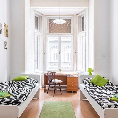Izabella Home 2 บูดาเปสต์ ภายนอก รูปภาพ