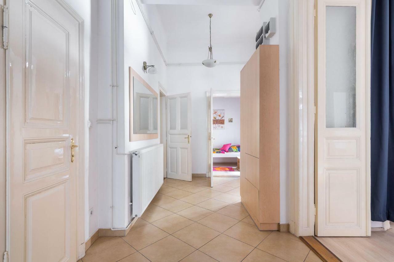 Izabella Home 2 บูดาเปสต์ ภายนอก รูปภาพ