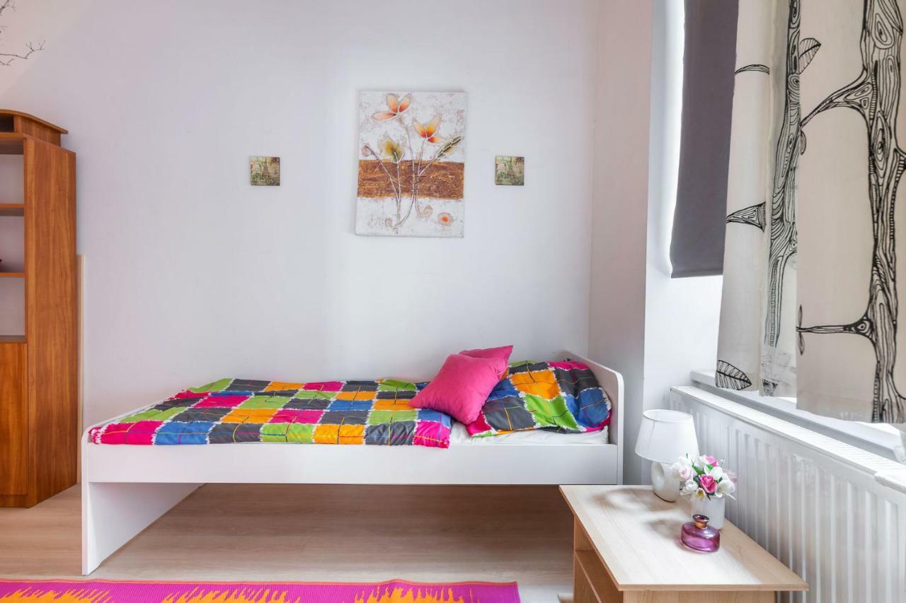 Izabella Home 2 บูดาเปสต์ ภายนอก รูปภาพ
